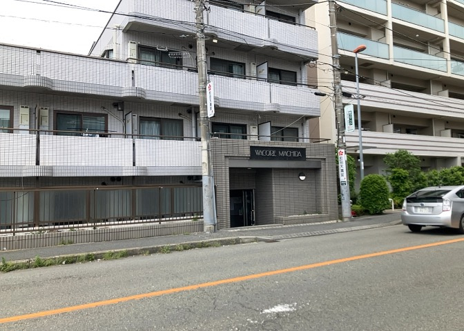 眺望の良さを楽しめるダイニングキッチンで家族団らんの時間を過ごしてはいかがでしょうか。バルコニーから見える景色を家族で眺める時間は、時間が経つのを忘れてしまいそうですね。是非、現地を見に行きましょう！