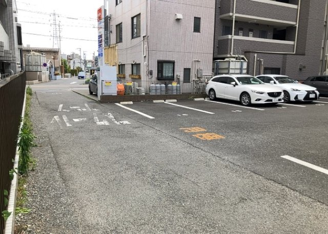 マンションの駐輪場は、事前に空きがあるか確認を取ると安心です。せっかく入居したのに駐輪スペースがない！なんてことになったら大変ですよね。そこで、内見時や購入前にはまず事前に確認しておくと良いでしょう。