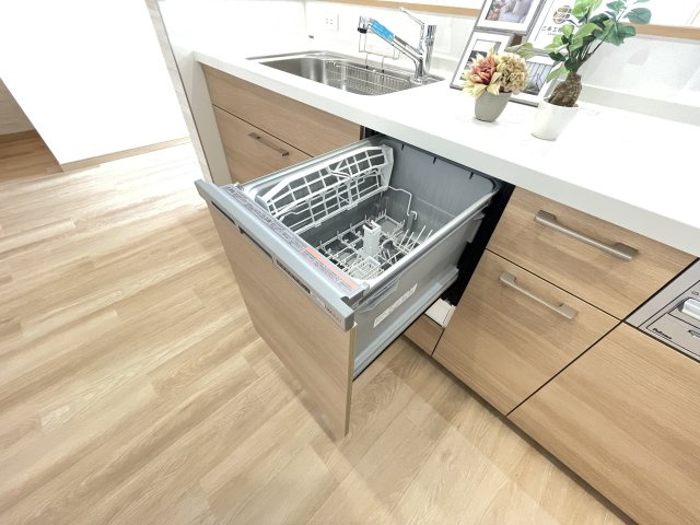 食洗器付きで、家事の負担を減らせます。空いた時間を有効活用。　