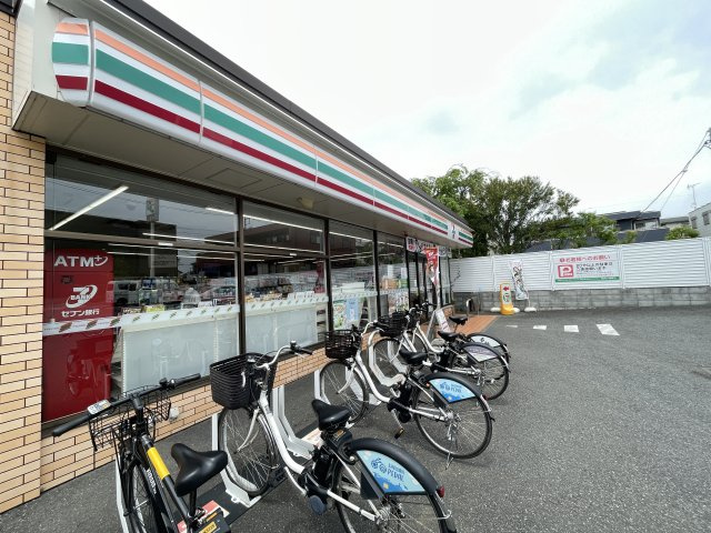セブンイレブンさいたま大戸3丁目店まで600ｍ。　
