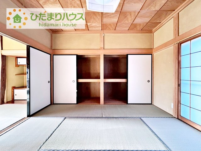 和室の収納は横開きクローゼット！　しまった物の出し入れも楽々です(^^)