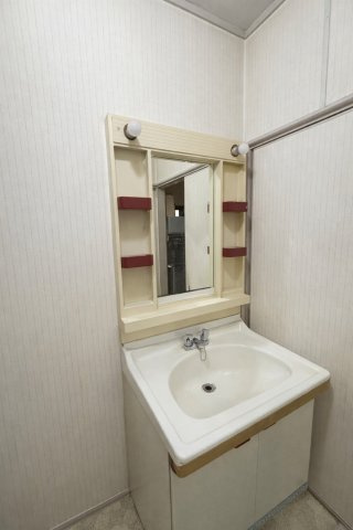 使いやすい独立洗面台です