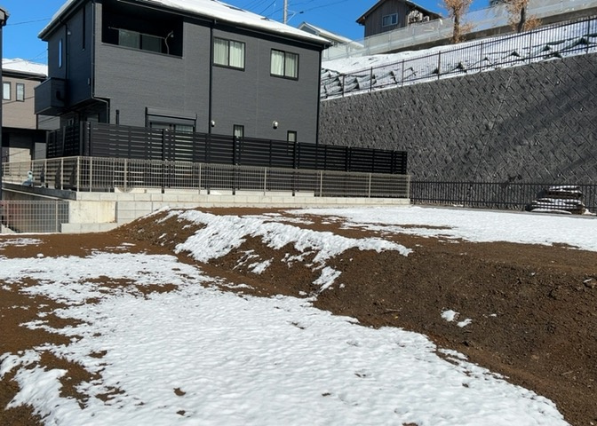 隣家の土地はどうなっているのか、生活利便施設が近くにあるのか、学校まで近いかなど、お客様のライフスタイルにあわせたイメージが重要です。また、近くにあると困る施設が近くにないかも確認するといいでしょう。