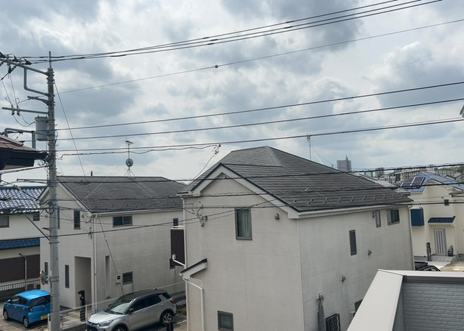 眺望を気にして物件を探す場合、前面に建物が建っていないか現地で確認しましょう！前面に建物があると景色はもちろん、日当たりや風通しにも影響が出てきます。住んだ時のことを想像しながら現地見学をしましょう。