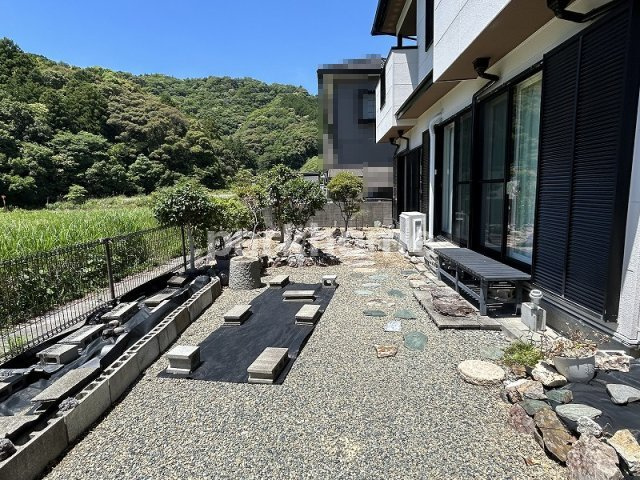 防草シートを現在しています。