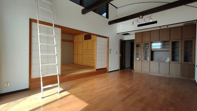 使い勝手のいい洋室です（2023年撮影）