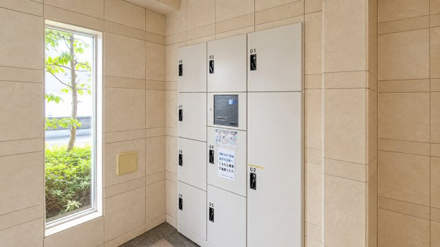◆宅配ボックスがあれば、外出中はもちろん在宅中でも手が離せないときなどにお荷物の配達が完了。