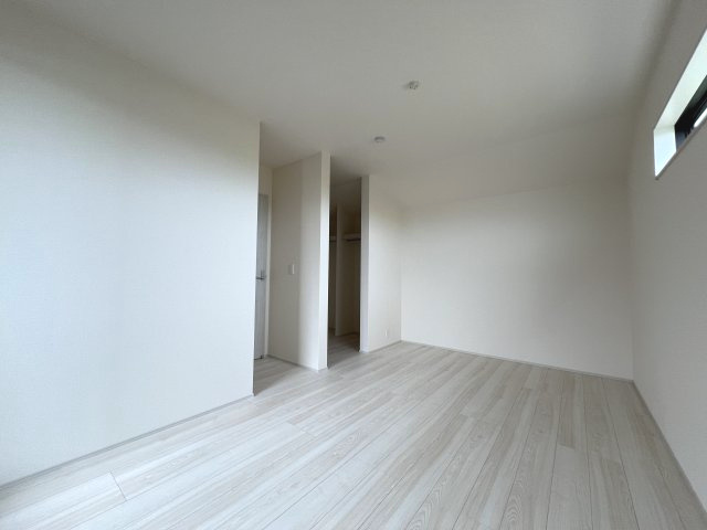 【洋室2】広々8.0帖