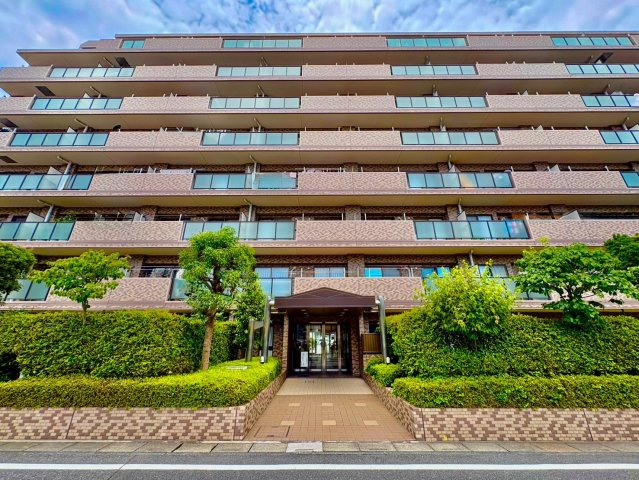 ■東武スカイツリーライン「新越谷」駅徒歩6分！　■新規内装リフォーム　■6階・南向きのお部屋です！