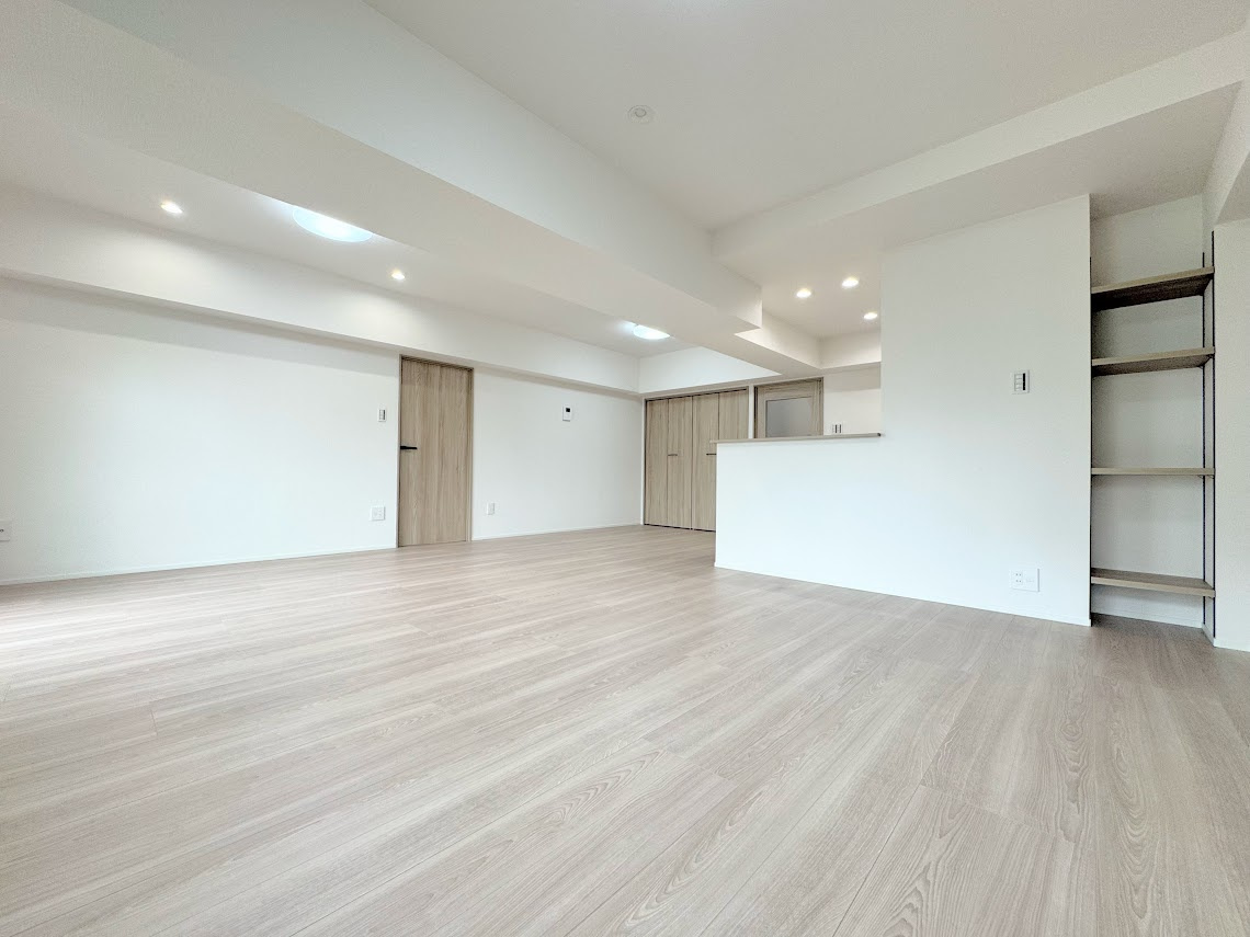 ◆ご家族の会話がはずむ、開放的なＬＤＫです。休日はお陽さまの光をたっぷりととりこめるぽかぽかリビングで過ごしませんか？