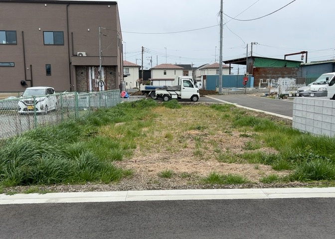 人が暮らすうえで日光は大切な要素となります。日当たりの良さは譲れないポイントですね。併せて近くに大きな建築物の建築予定がないか、あるいはそれが可能な土地が近くにないか事前に確認することもお勧めします。