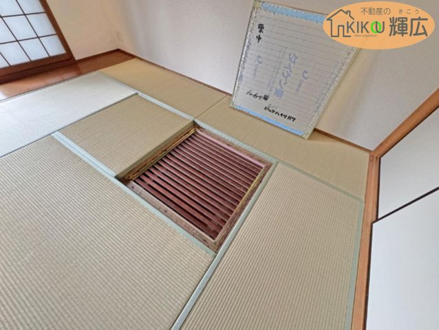 掘りごたつ付き！