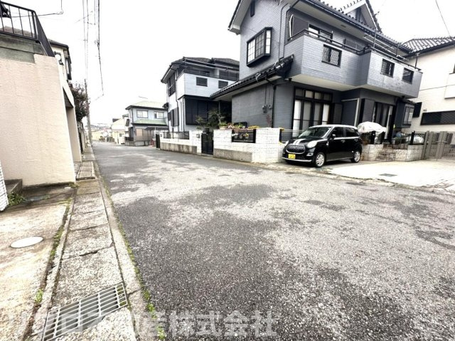 周辺は閑静な住宅街です