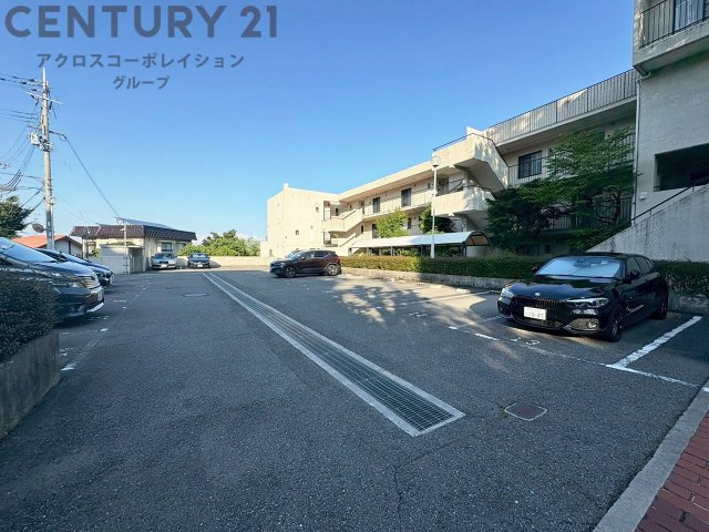 現在室内フルリノベーション中！事前見学予約受付中です。ご予約は弊社ホームぺージからが便利♪