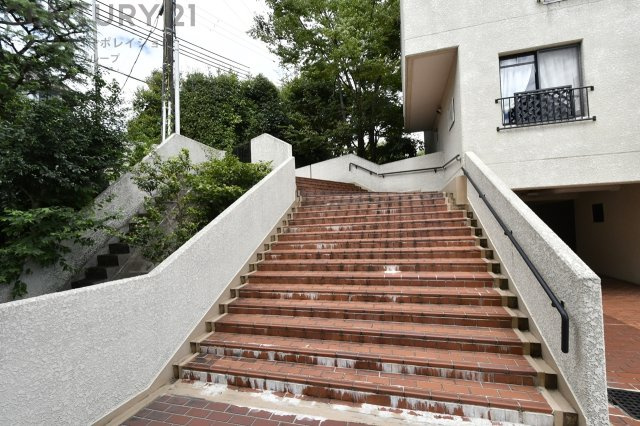 現在室内フルリノベーション中！事前見学予約受付中です。ご予約は弊社ホームぺージからが便利♪