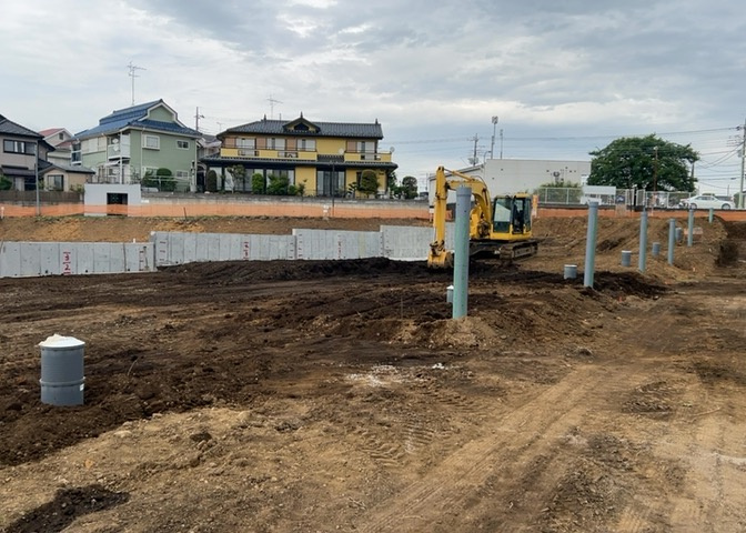 土地の形が極端に長細かったり、狭小地、あるいは道路との高低差がある傾斜地だった場合、後々売ろうとしても買い手がつかない場合もあります。後々、売却することになった時に価値の下がらない土地を選びましょう。