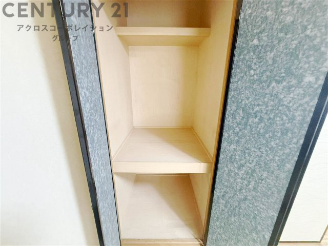 訪問者が来たときにテレビ画面で確認できるため、安心してドアを開けられます。録画機能があるものもあり、留守中に来訪者を記録しておくことができます。利便性が高く、セキュリティ面でも安心です。