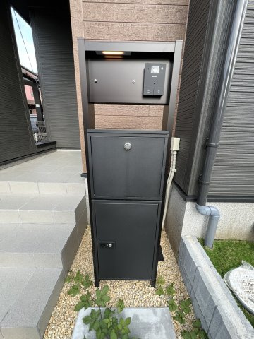 宅配ボックス付きで不在時の荷物の受け取りも安心♪毎日の暮らしを便利にサポートします