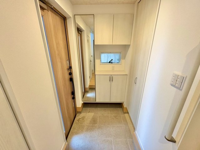 玄関土間収納あり！いつもきれいな玄関を保つことができますね！