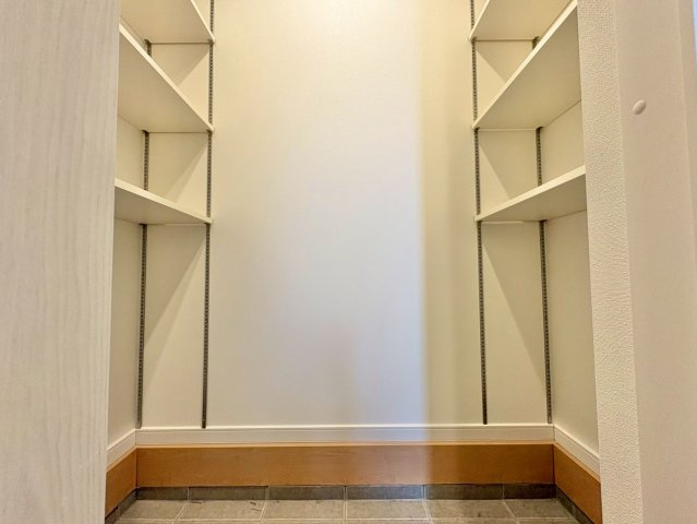 玄関土間収納あり！いつもきれいな玄関を保つことができますね！