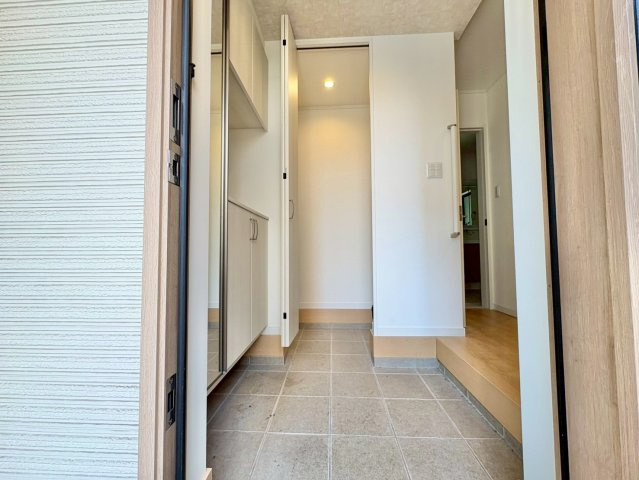 玄関土間収納あり！いつもきれいな玄関を保つことができますね！