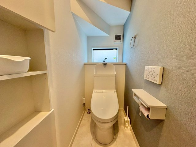 清潔感とうれしい機能性を兼ね備えた、使いやすいシャワートイレ