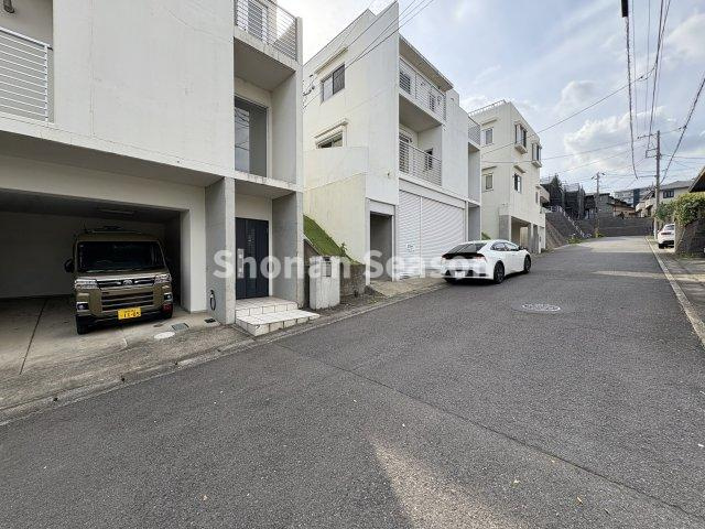 耐久性に優れた、鉄筋コンクリート造の大型4ＳＬＤＫ中古住宅です♪　　地下1階もございます。