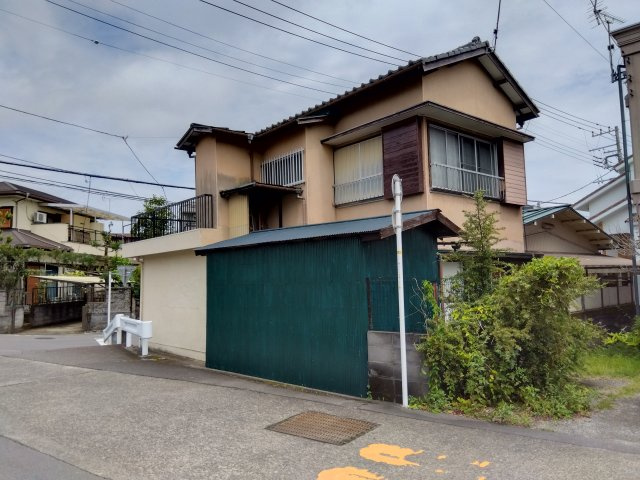 敷地が約50坪と広々としています。自由な間取りでお家が建てられます。駐車場を広く取る事も可能です。