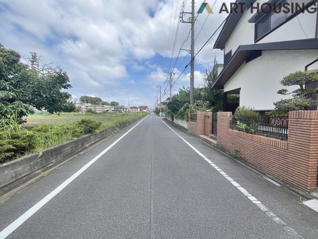 前面道路含む現地写真です