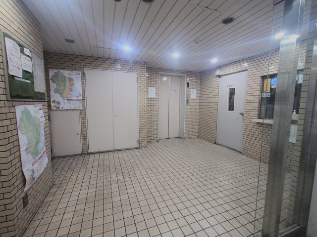 エレベーター1基