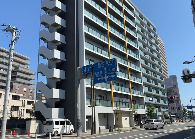 隣家の土地はどうなっているのか、生活利便施設が近くにあるのか、学校まで近いかなど、お客様のライフスタイルにあわせたイメージが重要です。また、近くにあると困る施設が近くにないかも確認するといいでしょう。