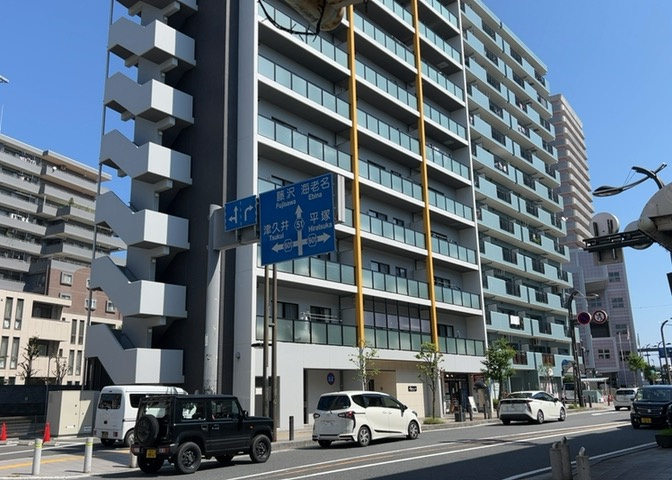 外観はマンション管理がされているかの目安になります。築年数が古いと、壁面は劣化してひび割れが生じることも！建物が古びていても細かいところが修繕されていると、きちんと管理されているなぁと感じるでしょう。