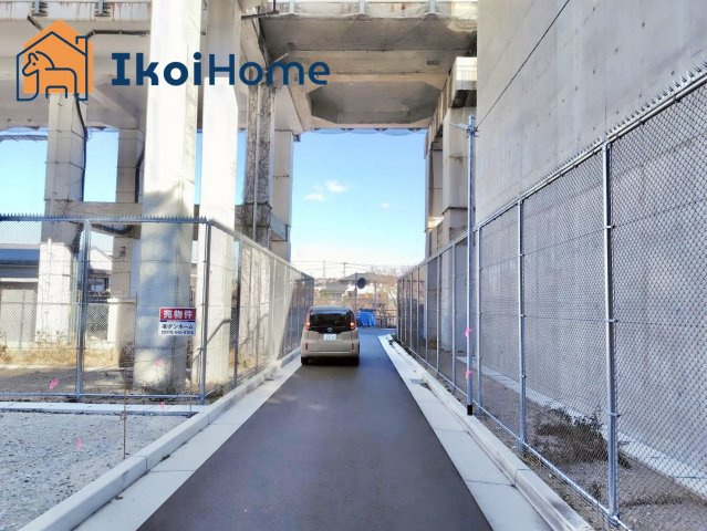 ●年中無休：当日予約可●前面道路との高低さがなく、入出庫もしやすいです。