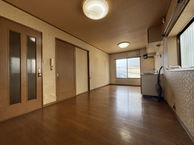 LDK約10.0帖。続き間和室約6.0帖と連動してお使いいただけます！