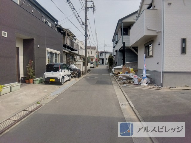 前面道路含む現地写真です