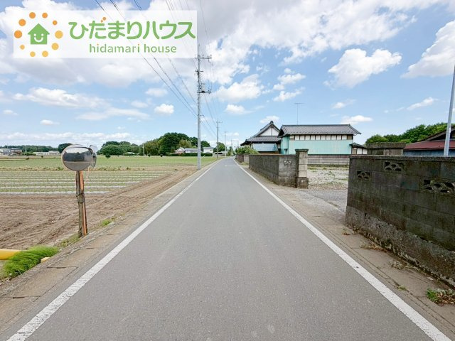 前面道路幅4ｍ以上☆車の出入りもラクラクできちゃいます(^^♪