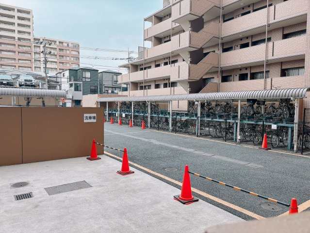 【駐輪場、駐車場】