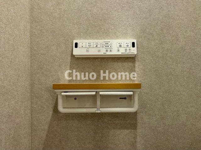 【ウォシュレット】清潔に使いたいお手洗いには最適な設備です。もちろんウォームレットも標準装備です。