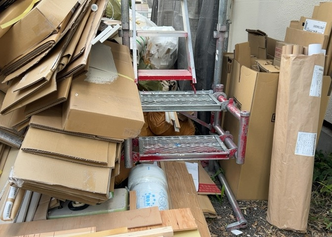 敷地内に散水栓や立水栓があると便利です。水道水を直接利用できるため、水を運ぶ手間を省くことが出来ます。大量の水を必要とする洗車作業や清掃などに役立ちます。その他設備とあわせて、現地でご確認ください。