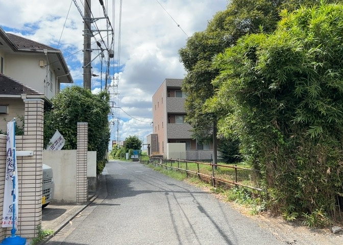 桜や紅葉の名所に出かける人は多いと思いますが、家にいながら季節の移ろいを感じる生活を送りませんか？リビングや窓から見える景色が生活を彩るワンポイントに！現地から見える景色を堪能してみては如何でしょう。
