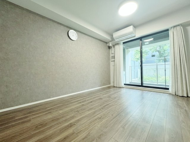 南向きの明るき快適なお部屋です　1階住戸につき階下に配慮なく生活ができます♪