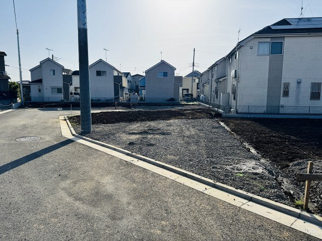 ～閑静で落ち着きのある住宅地内　建築条件の付いていない売地です～