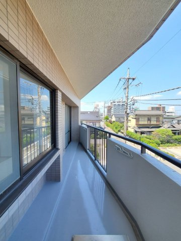 広々としたバルコニーです