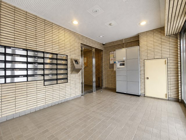 ゆとりのあるエントランスです