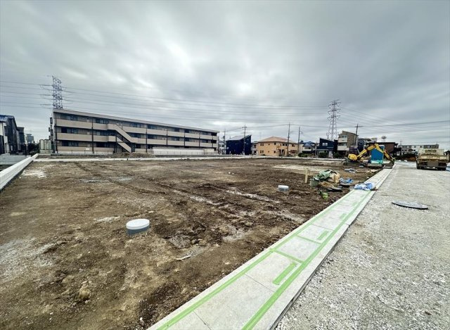 販売現地／2026年3月6日撮影　新しい街並みが形成される、全26区画の大型開発分譲地。