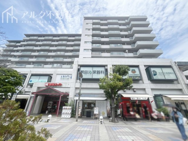 1・2階は商業施設となっております