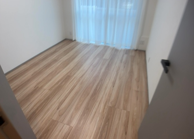 洋室のメリットは重い家具が置きやすく、身の回りが整理しやすいことです。　床がフローリングのため畳とは異なり凹みにくいです。　クローゼットなど収納が豊富で、普段使わない旅行カバンや服の整頓も簡単にです。