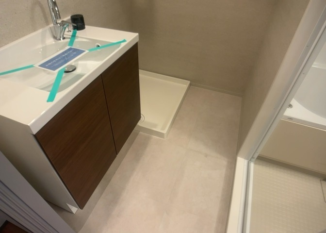 洗面脱衣所は「体を綺麗に整える場所」という目的と役割を持っています。そして便利で使い勝手のいい「体を綺麗に整える場所」にするためには、配置や動線、照明や収納計画をしっかりと検討しておく必要があります。