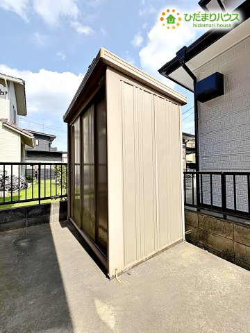大型物置付！シーズンタイヤやご家族の趣味用品の収納に便利です！