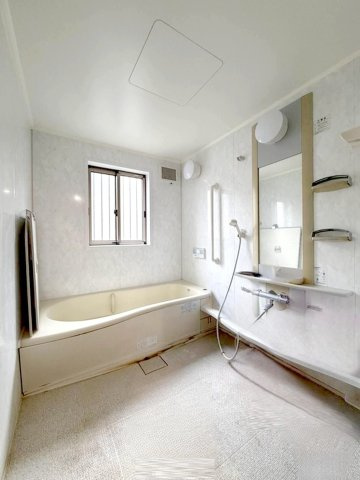 一日の疲れを癒す浴室　※本画像は居住者様の家具をCGで消した画像であり、現況と異なる場合がございます。